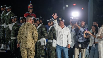 clolrpairnhu3nrvrc7mhsfkx4-1 Gustavo Petro durante una concentración en apoyo a la consulta popular, en Barranquilla, Colombia, el 20 de mayo de 2025.