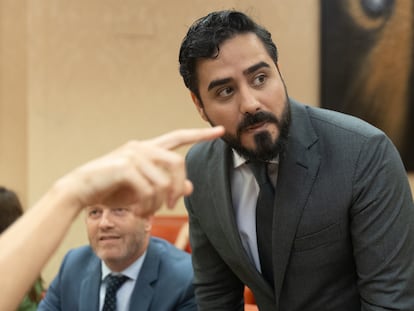 dn7vrv3kjngo3dv4qt6467ffse Alvise Pérez, en el acto de jura de la Constitución tras ser elegido eurodiputado.