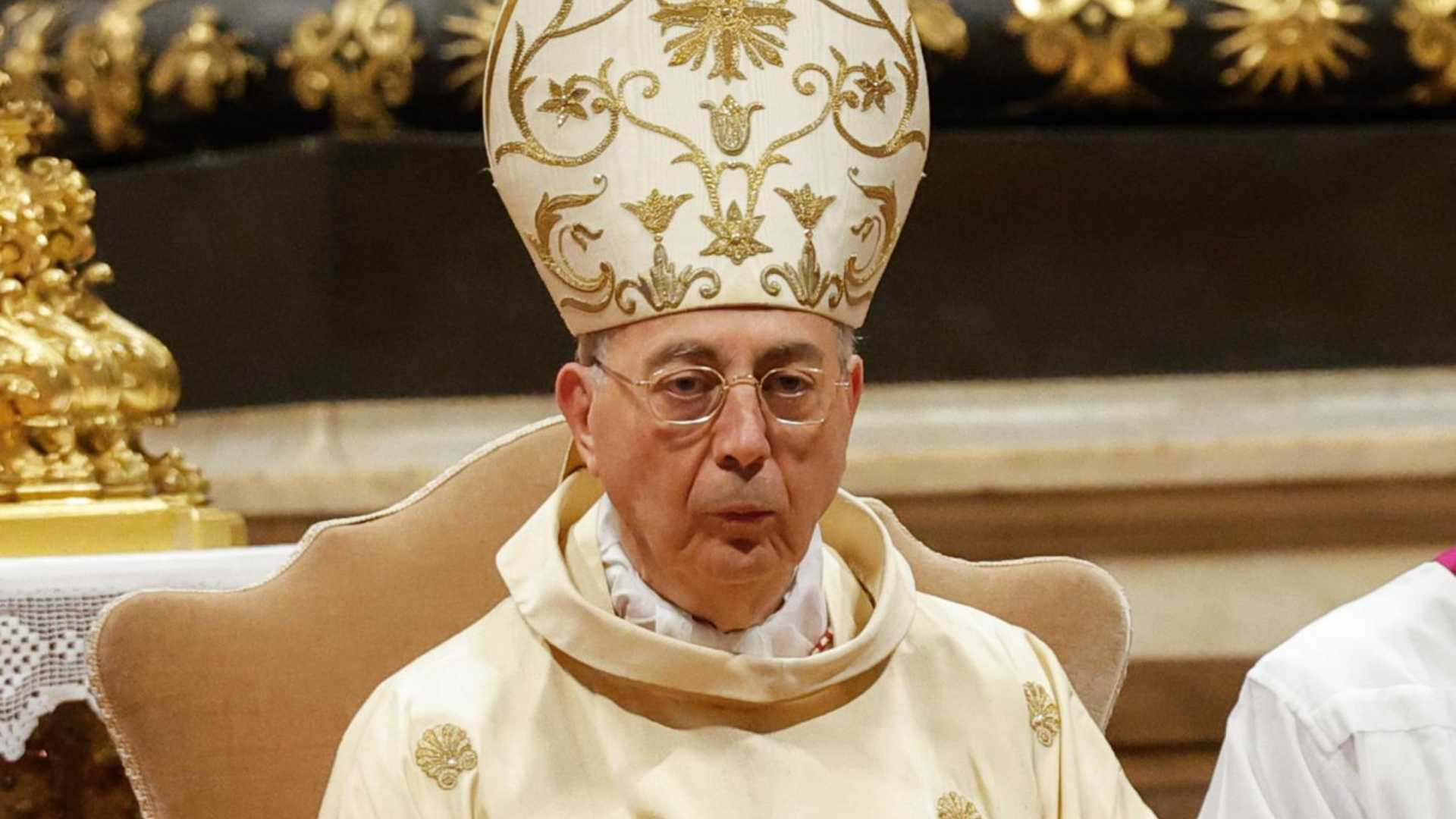 El cardenal Dominique Mamberti, la voz que desvelará al mundo el nuevo papa El cardenal Dominique Mamberti, la voz que desvelará al mundo el nuevo papa