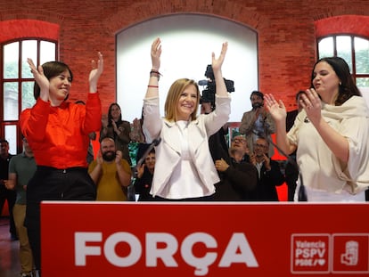 gv63awkoyrdxlnznjx4ys4ss3y La secretaria general del PSPV y ministra, Diana Morant, Pilar Bernabé, y la eurodiputada Sandra Gómez, en el acto de presentación como virtual líder del partido en Valencia.
