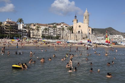 ic3dhvqd45ljvfna2lppau544a-1 Playa de la Fragata en Sitges