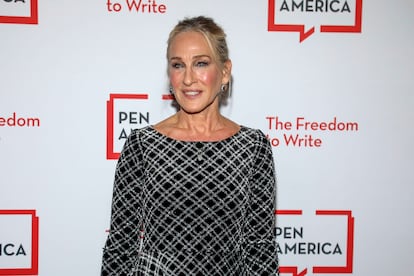 Sarah Jessica Parker en la alfombra roja de los premios literarios PEN America, el 15 de mayo de 2025 en Nueva York.