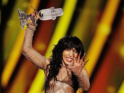lmqlthigvvbcpf6l3ek7eoplsi Loreen, con el Micrófono de Cristal en mayo de 2023 tras su segunda victoria en Eurovisión.