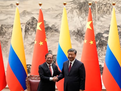 nyppjyl2engqhbhj3mjshxrsoq-1 Gustavo Petro y Xi Jinping en el Gran Palacio del Pueblo, en en Pekín, China, el 25 de octubre de 2023.