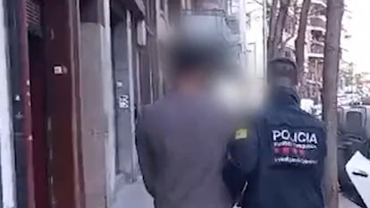 Falso piso turístico convertido en el epicentro de una red de pederastía en Barcelona
