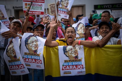 pcpei5vemvgzjgxrkzstumph6i Simpatizantes de Gustavo Petro en Barranquilla, Colombia.