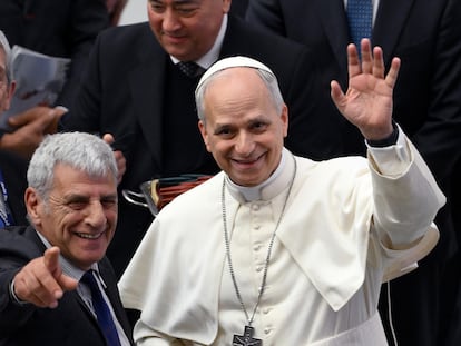 zcxafhnaancxbmltld4orq7qwm El papa León XIV, este lunes durante su audiencia con los periodistas en el Vaticano.