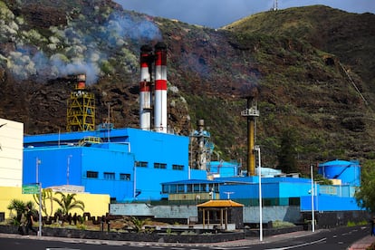 5m6a7uje6rgbzp5yip753wr5dq-1 La central eléctrica de Los Guinchos, en La Palma el 8 de mayo.