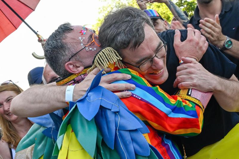 200 mil personas participan en la marcha del orgullo en Budapest - 799ef04dc502646f48eac99ea58f6b321f3e6a63w-1024x683