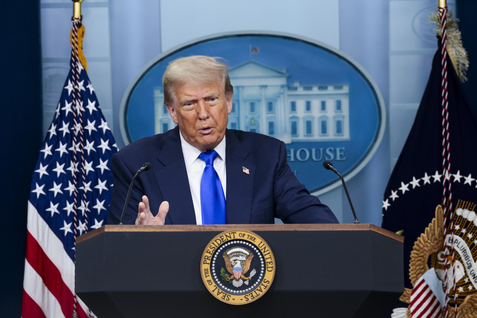 Trump ordena cortar los fondos federales a cualquier ONG implicada en disturbios