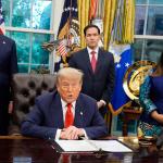 Trump multará con casi mil dólares por día a personas que incumplan orden de deportación