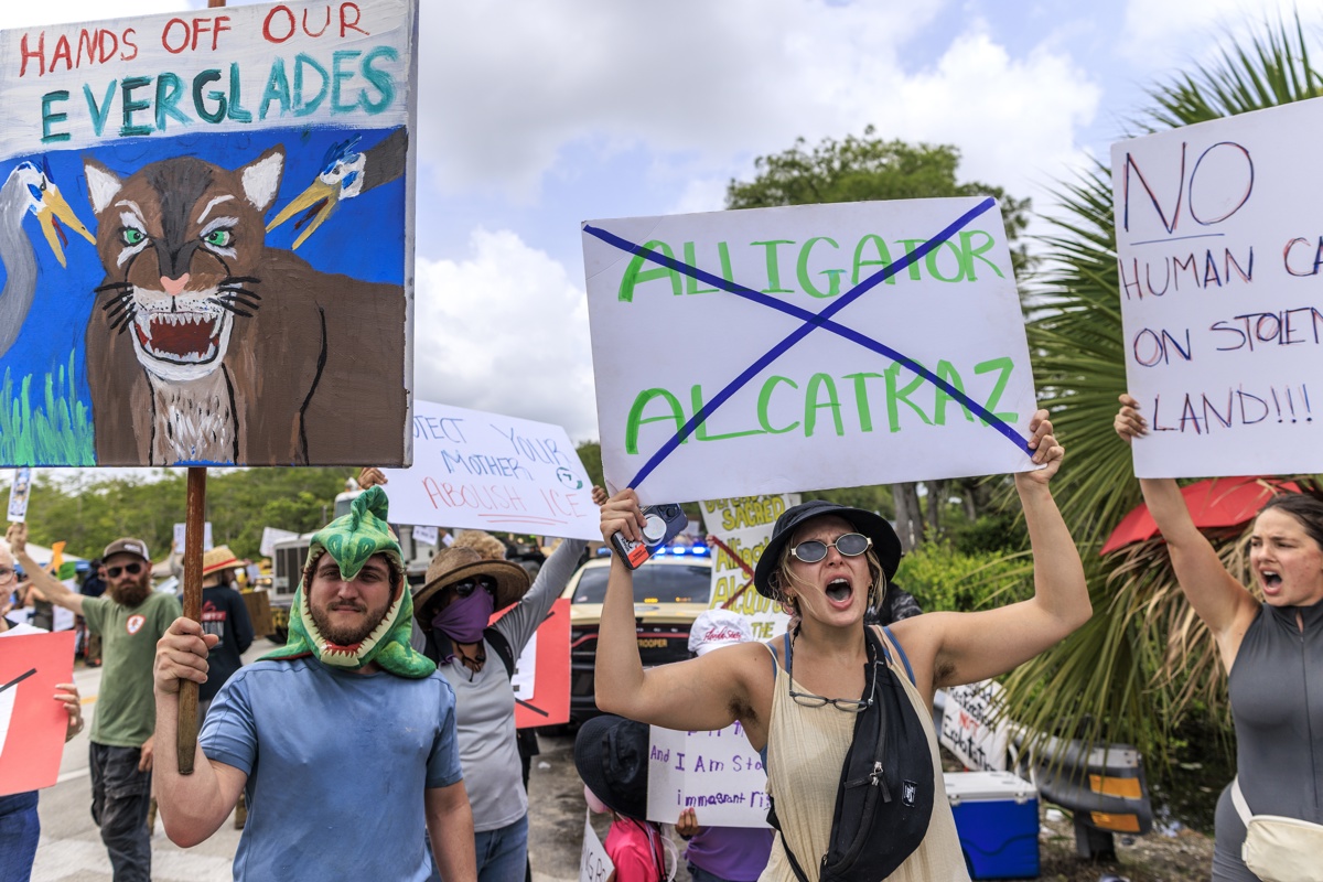 Trump irá a la apertura de Alligator Alcatraz, el nuevo centro de detención para migrantes