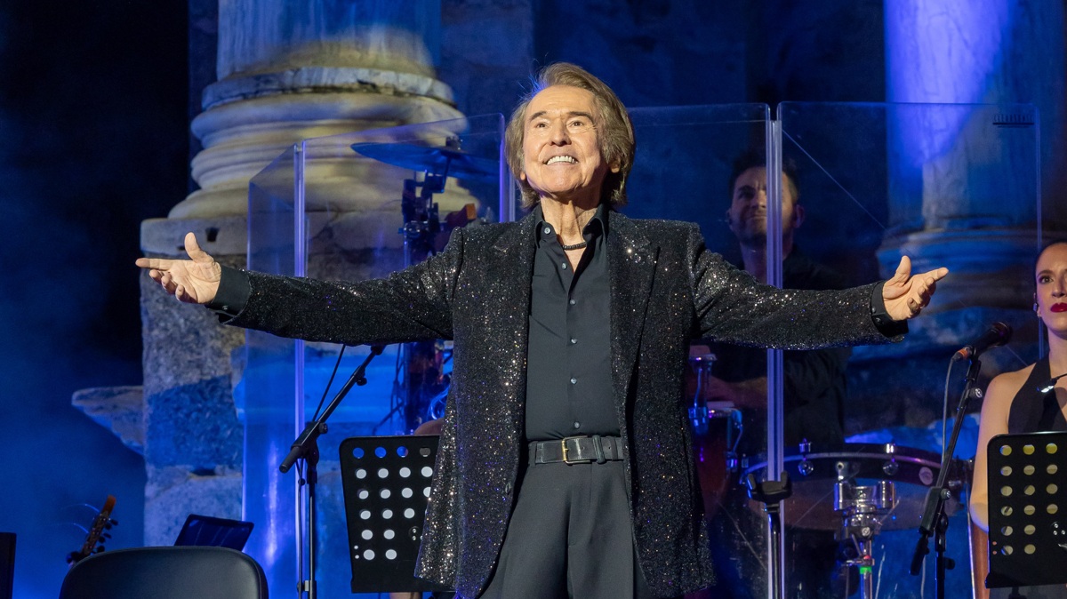 Raphael vive una ‘gran noche’ en su regreso a los escenarios Raphael vive una ‘gran noche’ en su regreso a los escenarios