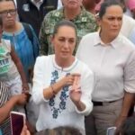 Sheinbaum visita a damnificados por huracán “Erick” en Oaxaca Sheinbaum visita a damnificados por huracán “Erick” en Oaxaca