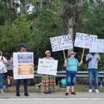 Trump visita centro de migrantes en humedal de Florida en medio de burlas sobre caimanes Trump visita centro de migrantes en humedal de Florida en medio de burlas sobre caimanes
