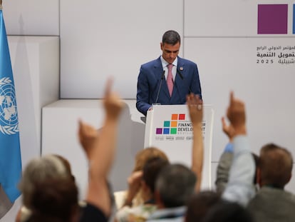 El presidente del Gobierno, Pedro Sánchez, en la conferencia de la ONU en Sevilla, este lunes.