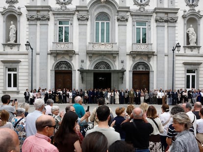 n44icewu5ved5mdzgmzp7224pq Paro de 10 minutos de jueces y fiscales frente al Tribunal Supremo, el pasado 11 de junio.