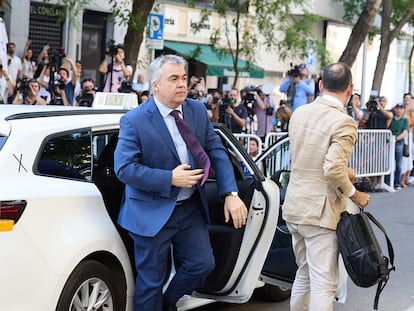 El exsecretario de Organización del PSOE, Santos Cerdán, a su llegada a declarar en el Tribunal Supremo este lunes.