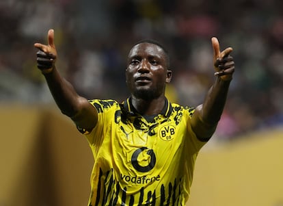 Guirassy celebra el segundo de sus dos goles al Monterrey que han servido para clasificar al Dortmund a los cuartos de final del Mundial de Clubes.