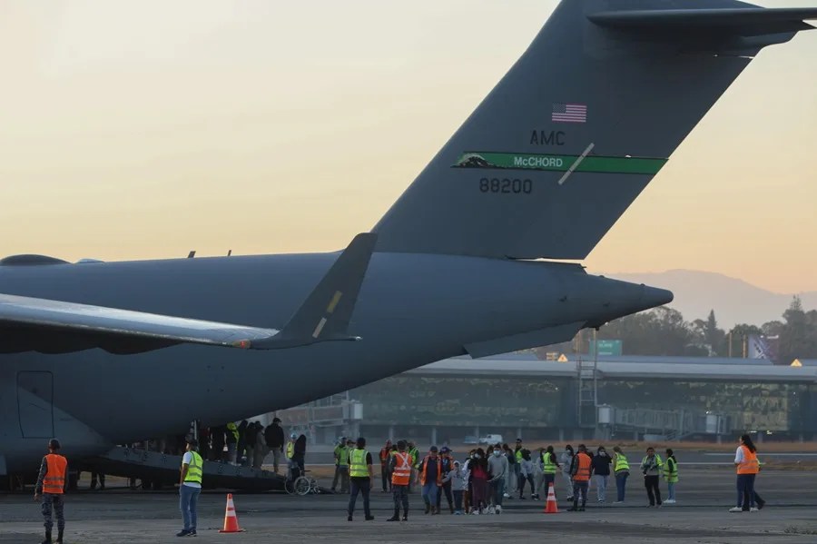 Guatemala acepta recibir menores no acompañados, tras el bloqueo de las deportaciones en EE.UU.