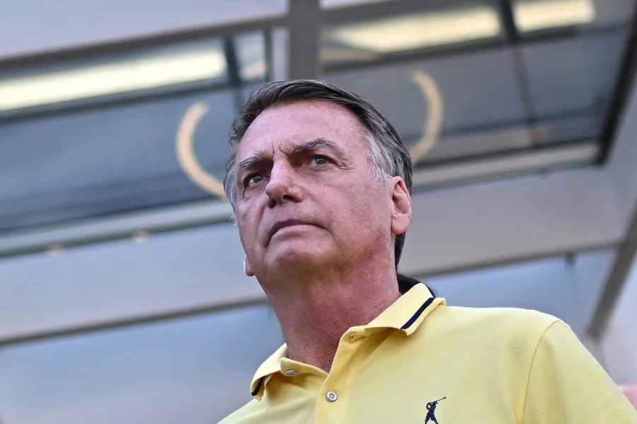 La Policía de Brasil denuncia a Bolsonaro y a su hijo por "coacción" al Supremo en el juicio por golpismo