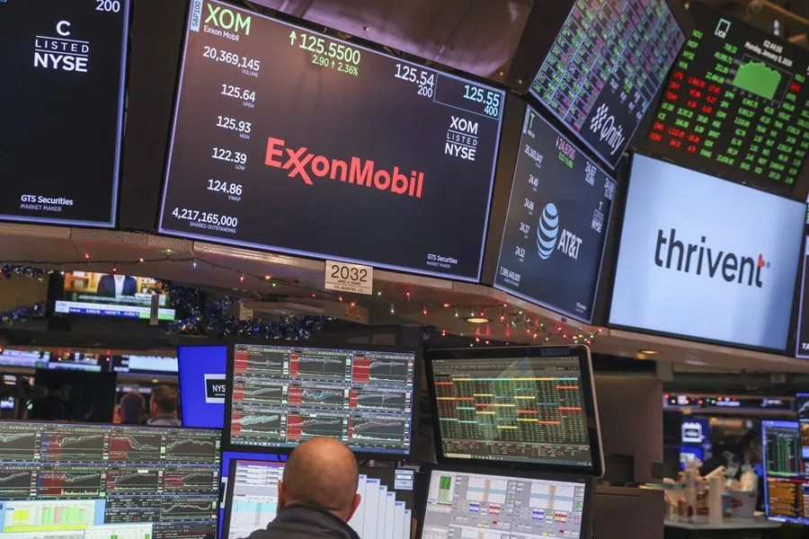 Chevron, ExxonMobil y refinerías de EE.UU. suben en un Wall Street de récord tras la captura de Maduro