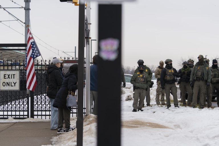 ice-agentes-eeuu-minnesota