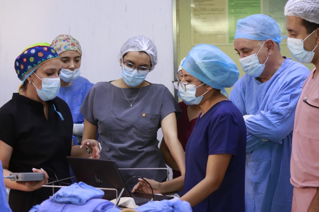 •	Suma 30 implantes cocleares realizados desde 2021