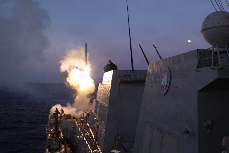 uss-thomas-hudner-operacion-furia-epica-militares-estadounidenses-ataques-iran