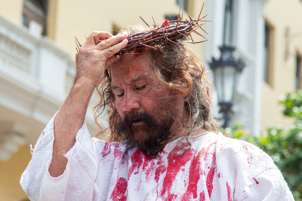 f9efa2ad69e72492bcd3a45bb48ff516828d8e2aw-1024x683-1 En Latinoamérica se conmemora el Viernes Santo con procesiones y plegarias - f9efa2ad69e72492bcd3a45bb48ff516828d8e2aw-1024x683