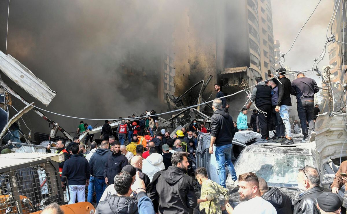 Beirut colapsa tras "mayor ataque" de Israel contra Líbano - labores-de-rescate-de-personas-en-libano-tras-ataque-de-israel