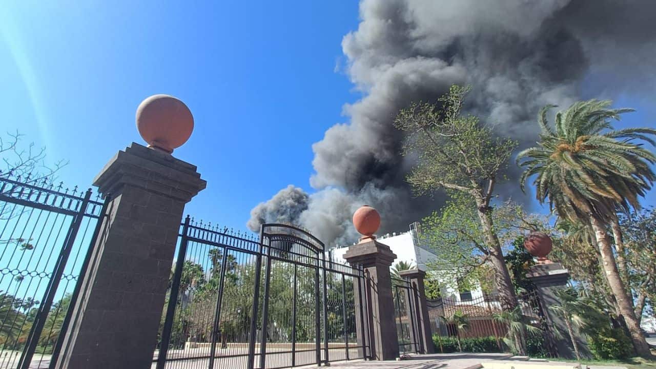 Parque Sinaloa cierra indefinidamente tras incendio en Plaza Fiesta Las Palmas