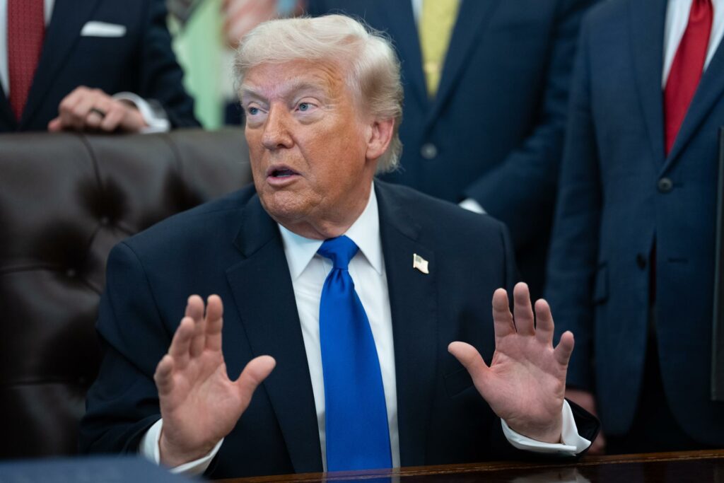 EE.UU. e Irán elevan tensión con intercambio de ataques, tras 29 días del alto el fuego - donald-trump-aranceles-union-europea-1024x683