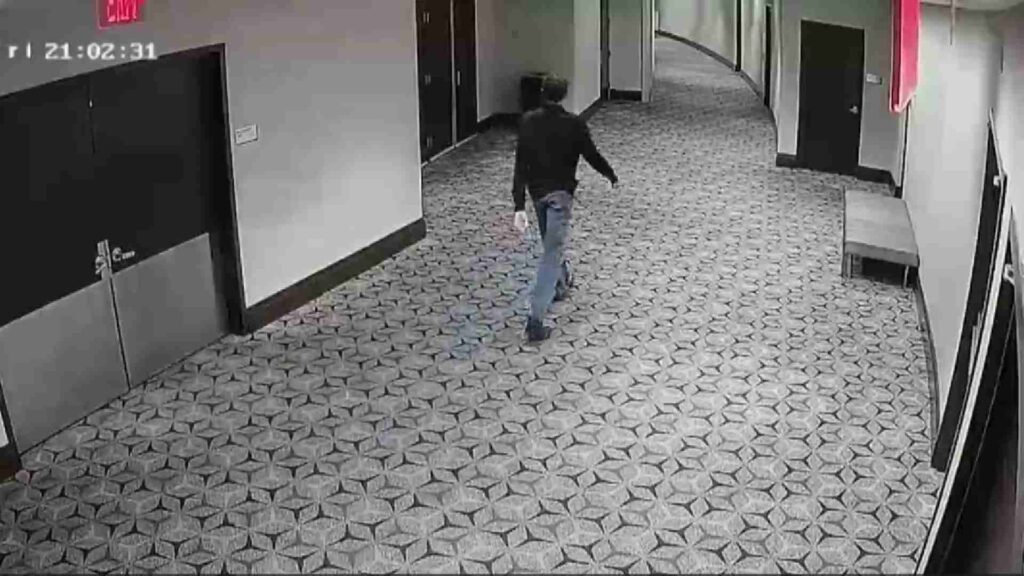Cole Allen es acusado de un cuarto cargo por agredir a un agente federal - nuevo-video-muestra-a-cole-allen-disparando-a-un-agente-durante-la-cena-de-corresponsales-1024x576
