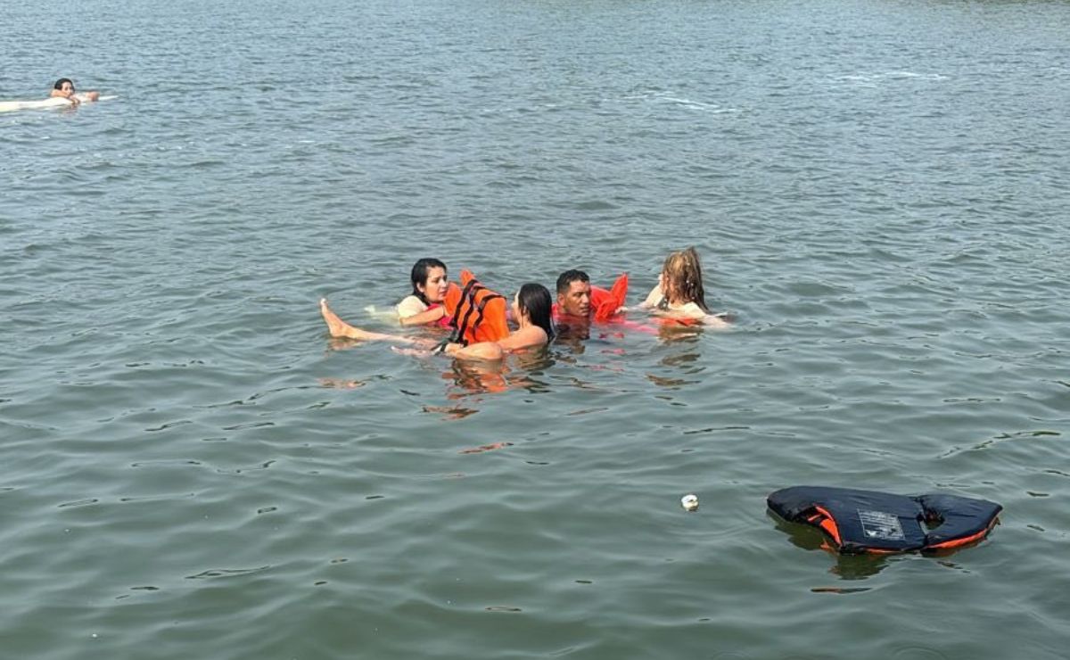 Video: Yate se incendia en Veracruz; tripulantes se arrojaron al mar - tripulantes-de-yate-incendiado-se-lanzaron-al-mar