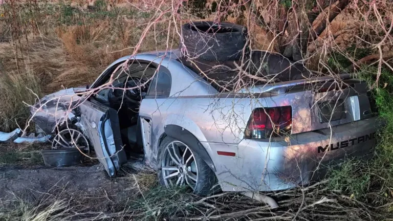 accidente-en-la-carretera-el-carrizojahuara-deja-un-herido-y-danos-materiales-69c4b509-focus-0-0-1200-675