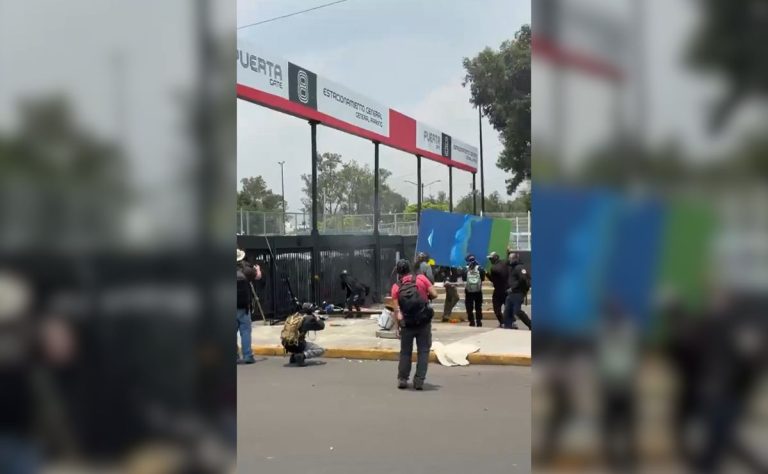 bloque-negro-intenta-irrumpir-en-el-estadio-cdmx