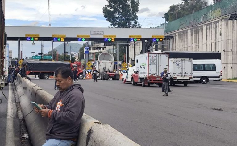bloqueo-de-transportistas-en-la-caseta-san-cristobal-ecatepec-de-la-mexico-pachuca