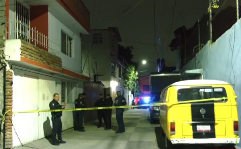 calle-acordonada-en-azcapotzalco-por-ataque-contra-familia-en-el-que-tres-victimas-murieron