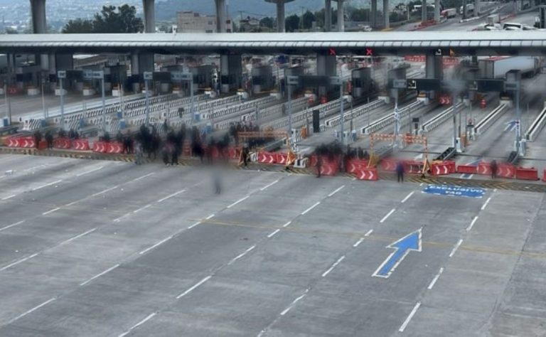cierre-de-la-caseta-de-tlalpan-de-la-autopista-mexico-cuernavaca