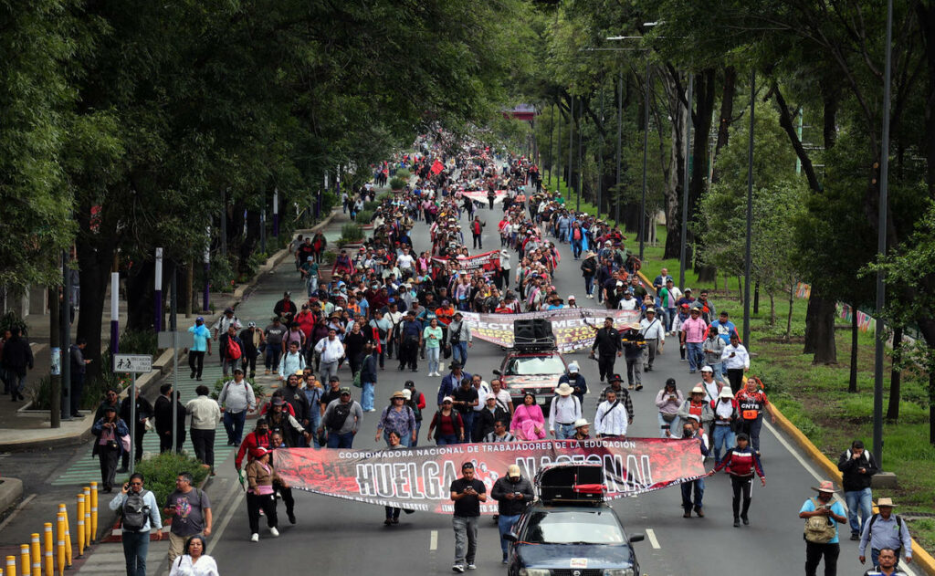 cnte-mantiene-huelga-nacional-tras-consulta-cerrada-en-oaxaca-1024x631-1 Red apunta 39 actos de violación a DD.HH. por protestas relacionadas al Mundial - cnte-mantiene-huelga-nacional-tras-consulta-cerrada-en-oaxaca-1024x631