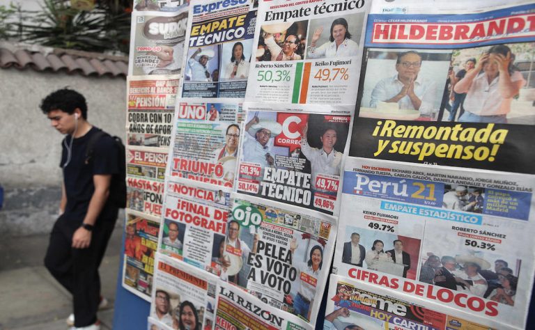 elecciones-en-peru-se-vienen-dias-clave-con-fujimori-arriba-por-estrecho-margen