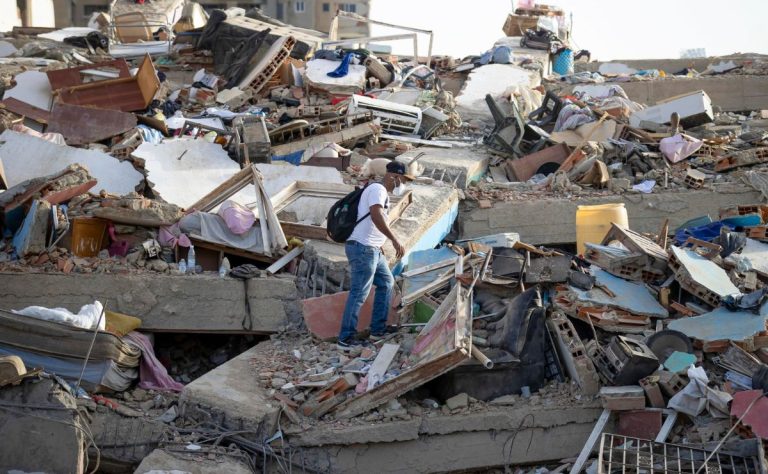 escombros-de-edificio-tras-los-dos-terremotos-en-venezuela