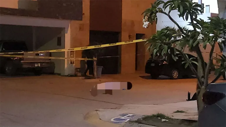 fallece-hombre-en-jardines-de-villa-mientras-caminaba-por-calles-de-los-mochis-1a9d8249-focus-0-0-1200-675