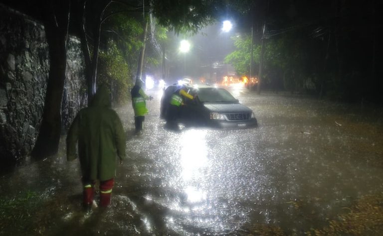 fuertes-lluvias-azotan-el-sur-de-la-cdmx-severas-inundaciones-en-cuajimalpa-1