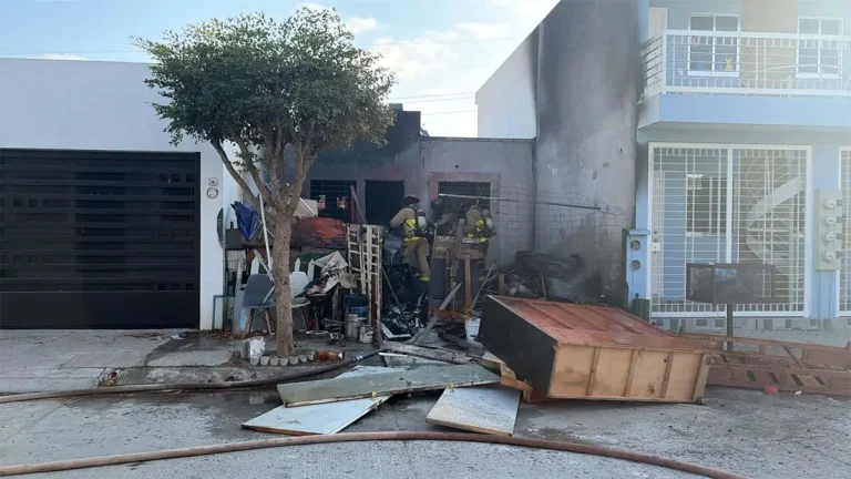 incendio-en-casa-habitacion-en-pradera-dorada-iv-por-veladora-09e06693-focus-0-0-1200-675