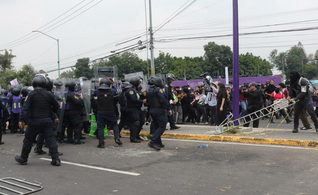 la-cnte-extiende-protestas-en-estados-con-bloqueos-marchas-y-tomas-de-puntos-estrategicos-2-1024x631-1 La CNTE extiende protestas en estados con bloqueos, marchas y tomas de puntos estratégicos - la-cnte-extiende-protestas-en-estados-con-bloqueos-marchas-y-tomas-de-puntos-estrategicos-2-1024x631