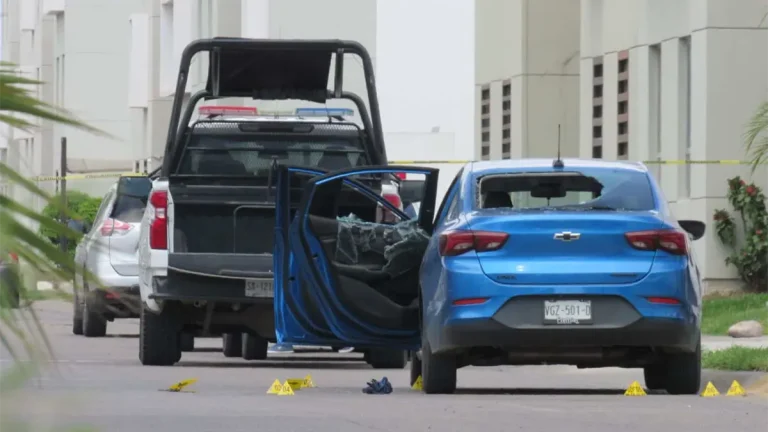 localizan-vehiculo-baleado-tras-ataque-armado-en-el-fraccionamiento-real-del-valle-6d1367a6-focus-0-0-1200-675