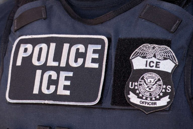policia-agente-ice-eeuu-1