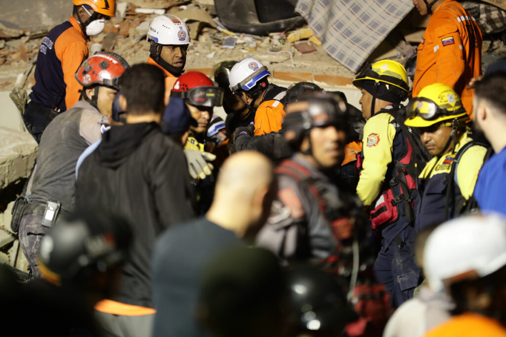Venezuela reporta 32 muertos y más de 700 heridos tras doble sismo - venezuela-reporta-32-muertos-y-mas-de-700-heridos-tras-doble-sismo-1024x683